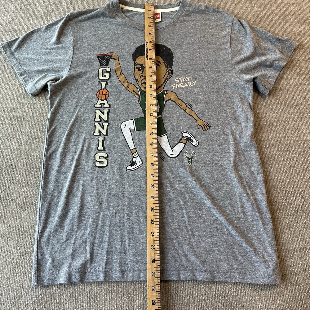 Homage Giannis T-Shirt Men's M Milwaukee Bucks Stay Freaky Single Stitch NBA - Picture 7 of 9